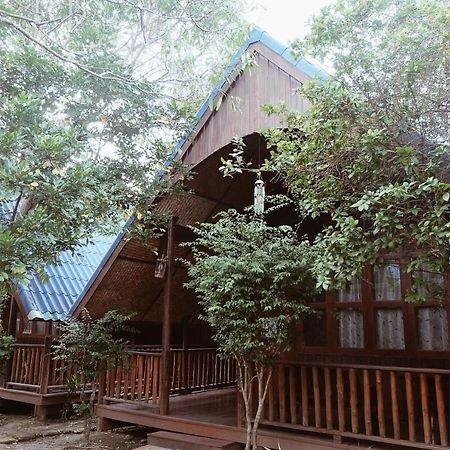 Ruennamyen Resort Amphawa Samut Songkhram Exterior foto