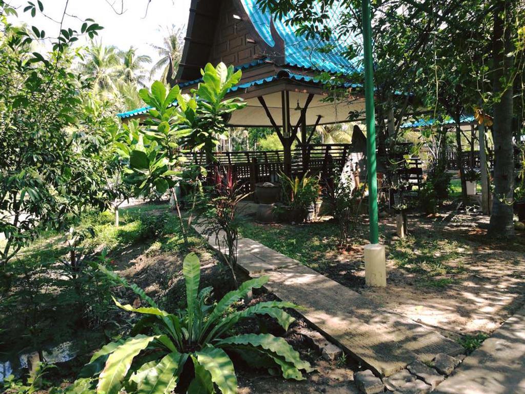 Ruennamyen Resort Amphawa Samut Songkhram Exterior foto
