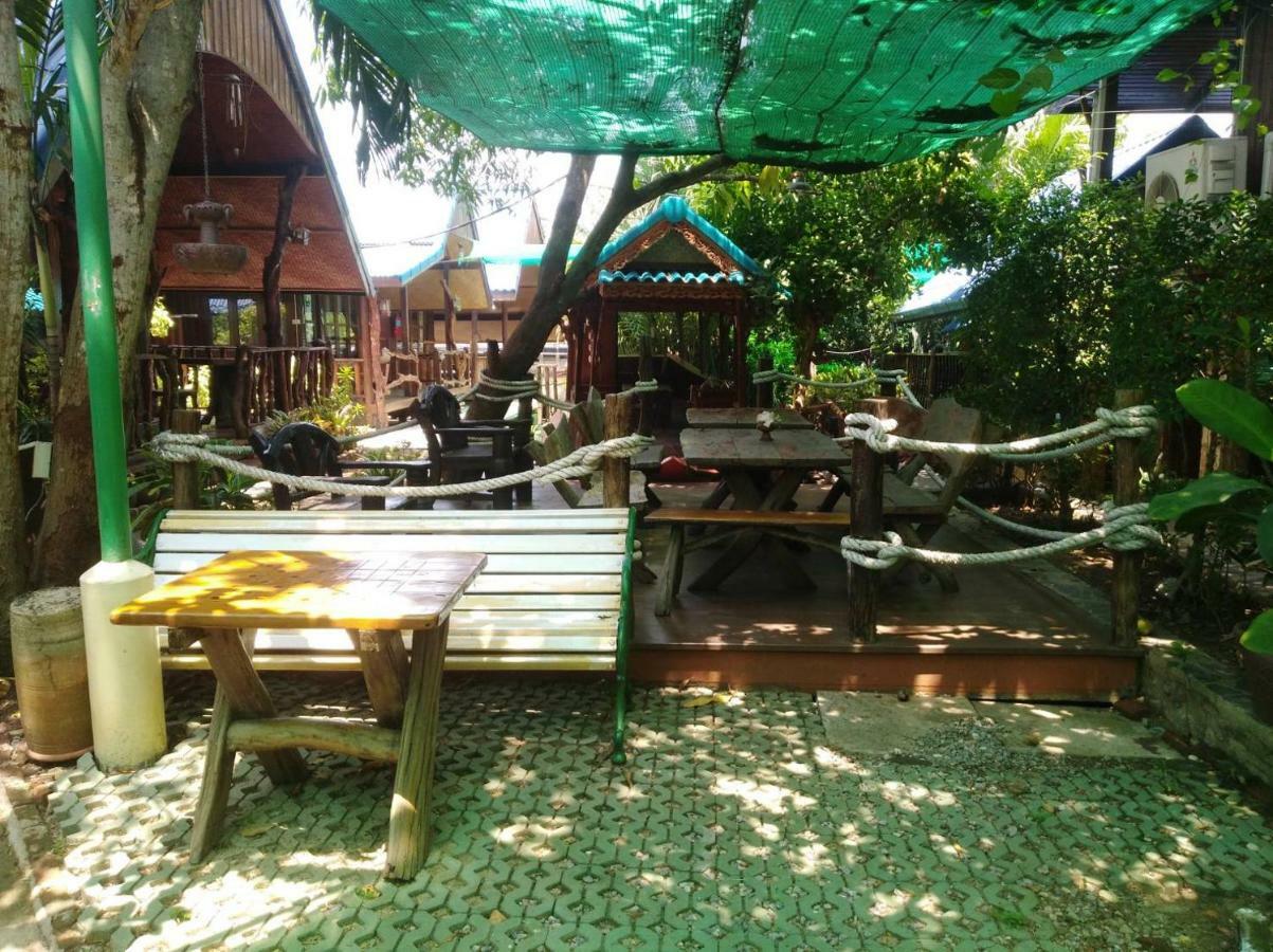 Ruennamyen Resort Amphawa Samut Songkhram Exterior foto