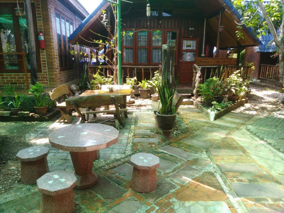Ruennamyen Resort Amphawa Samut Songkhram Exterior foto